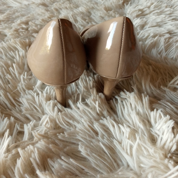 Bandolino nude heels original tag attached not worn - Picture 3 of 6